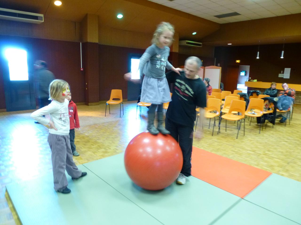 ASL Neuville mars 2013 - Stage cirque enfants